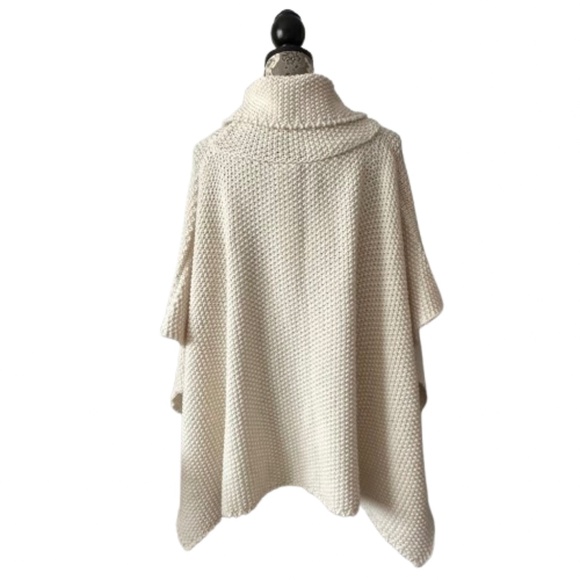 NWT cocogio Women's One Size Ivory Knit Cowl Neck Open Sides Poncho Sweater Top - Picture 4 of 15